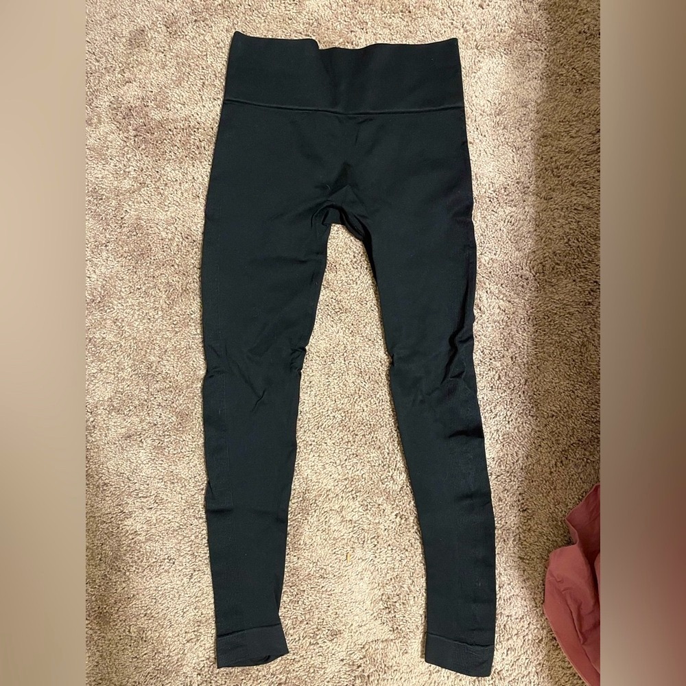 set active Green Logo on SCULPTFLEX Black Leggings